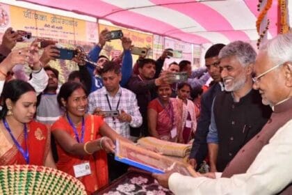 सीएम नीतीश ने जीविका दीदियों से बात कर दिया योजनाओं का भरोसा