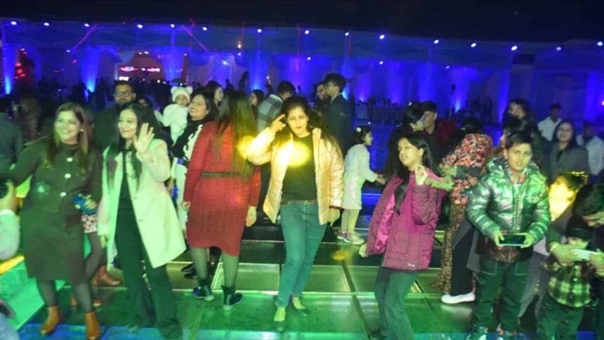 CG News: आतिशबाजी और पार्टियों के साथ शुरू हुआ नववर्ष