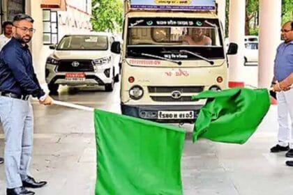 कांकेर कलेक्टर ने स्वास्थ्य सुविधाएं बेहतर बनाने रवाना की मोबाइल मेडिकल यूनिट