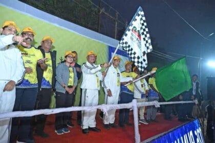 सीएम साय ने “अबूझमाड़ पीस हाफ मैराथन” को दिखाई झंडी