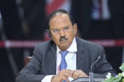 अजीत डोभाल आज भी फोन और इंटरनेट इस्तेमाल नहीं करते