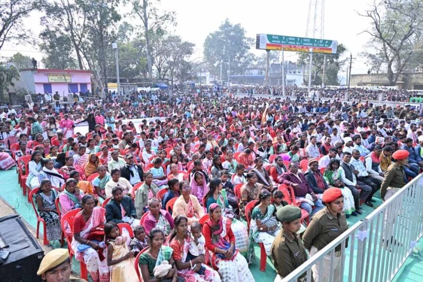 झारखंड के मुख्यमंत्री हेमंत बोले- खरसावां के वीर शहीदों के वंशजों को सम्मानित कर