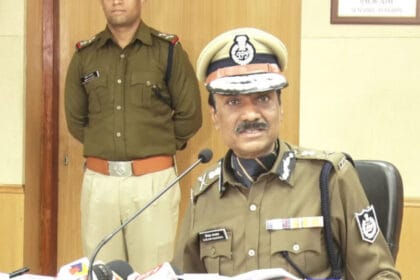 पुलिस महानिदेशक कैलाश मकवाणा ने समर्पण और प्रयासों से देशभक्ति का महत्व बताया