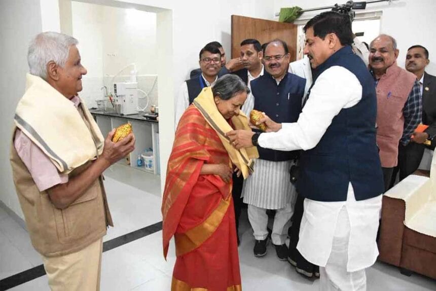 मुख्यमंत्री डॉ. यादव ने सशुल्क वरिष्ठजन निवास संध्या छाया का किया लोकार्पण