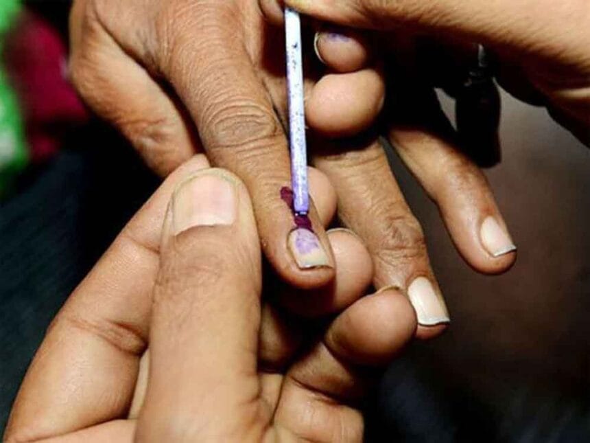 आयोग का अहम फैसला: नगर निगम चुनाव में 25 वर्षों बाद लौटेगा बैलेट पेपर सिस्टम