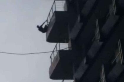 नई दिल्ली में दर्दनाक घटना: होटल बिल्डिंग से कूदने पर शख्स की मौत, मचा हड़कंप