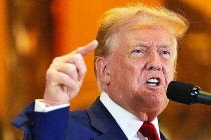 सत्ता के नशे में ट्रंप? कभी युद्ध की चेतावनी, कभी भारत से ट्रेड डील पर बड़े-बड़े