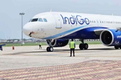 उड़ते विमान के बाथरूम में मिली धमकी, बम की सूचना के बाद लखनऊ में इमरजेंसी लैंडिं