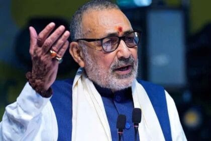 JNU कैंपस में नारेबाजी को लेकर गिरिराज सिंह सख्त, कहा– ‘टुकड़े-टुकड़े गैंग को गल