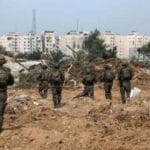 अमेरिका का सख्त संदेश: हमास ने हथियार नहीं डाले तो होंगे गंभीर परिणाम, बंधकों को