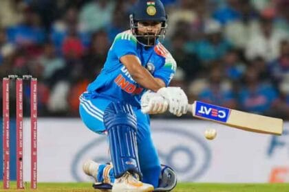 तीसरा विकेट गिरते ही बढ़ी चिंता, अय्यर रहे नाकाम, कोहली-राहुल ने संभाली पारी