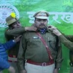आईपीएस प्रमोट अधिकारियों को मुख्यमंत्री हेमंत सोरेन ने बैच पहनाकर किया सम्मानित
