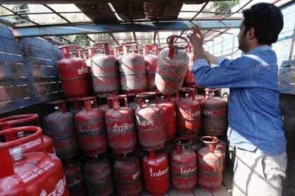 होली से पहले खुशखबरी: दिल्ली में किन उपभोक्ताओं को मिलेगा सिलेंडर का पैसा, जानिए