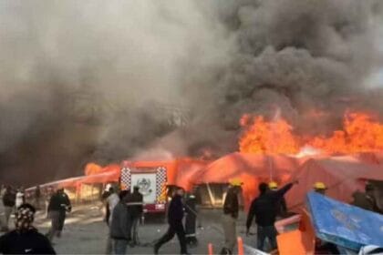 माघ मेला अग्निकांड: पूजा के समय आश्रम में आग, आधा दर्जन टेंट राख, दमकलकर्मी घायल