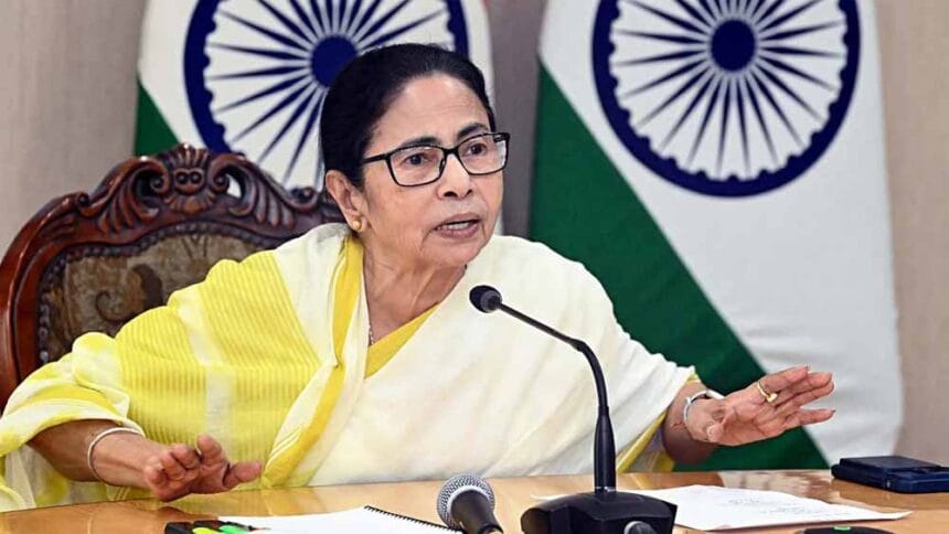 राजनीति में ज़हरीली भाषा! भाजपा नेता का ममता बनर्जी पर आपत्तिजनक बयान, TMC ने पु