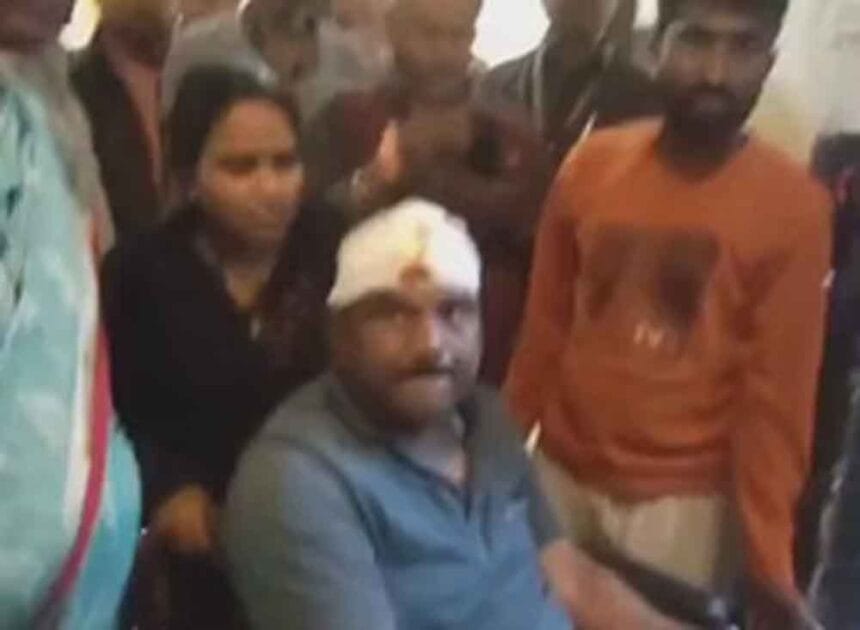 मध्यप्रदेश: भाजपा विधायक को गांव में घेरा, भीड़ ने बरसाए पत्थर