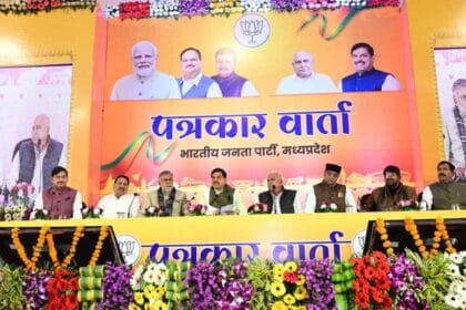 महात्मा गांधी जी के ग्राम स्वराज, स्वदेशी और आत्मनिर्भरता को मोदी जी जमीन पर उता