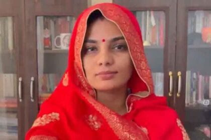 थाने में 4 घंटे इंतज़ार के बाद भी नहीं दर्ज हुआ बयान, नेहा राठौर ने कहा– अपने शब