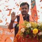 ताजपोशी मंच से PM मोदी का संदेश: नितिन नवीन के साथ राजनाथ सिंह और गडकरी को क्यों