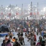 सर्द हवाओं के बीच भी आस्था अडिग, माघ मेला में संगम स्नान को उमड़े लाखों श्रद्धाल