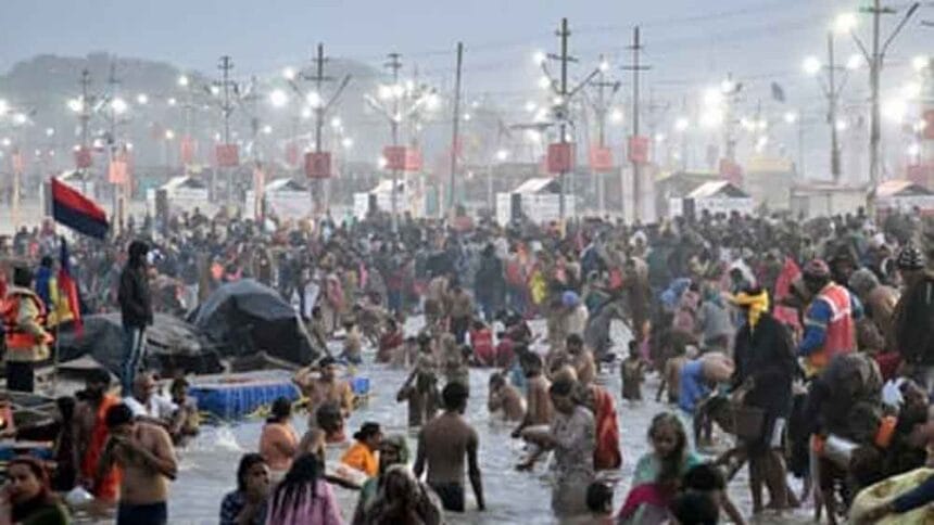 सर्द हवाओं के बीच भी आस्था अडिग, माघ मेला में संगम स्नान को उमड़े लाखों श्रद्धाल 1 सर्द हवाओं के बीच भी आस्था अडिग, माघ मेला में संगम स्नान को उमड़े लाखों श्रद्धाल