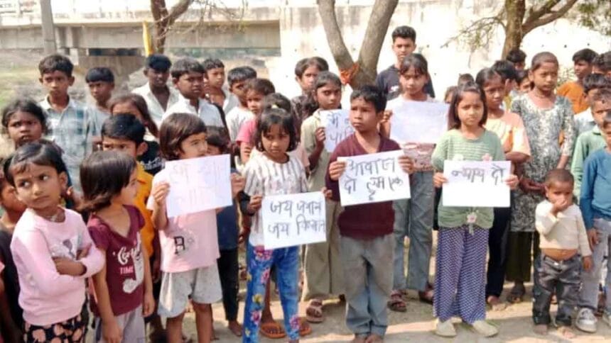 किसानों की अगली पीढ़ी सड़क पर: पांगरी बांध मुआवजे को लेकर बुरहानपुर में बच्चों क