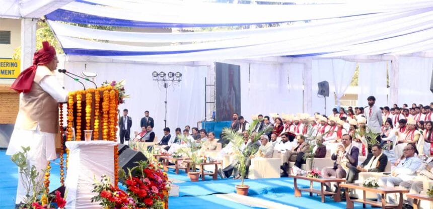 सार्थक जीवन जीना ही महत्वपूर्ण – राज्यपाल पटेल