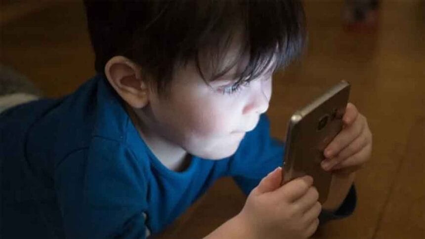 बच्चों की ऑनलाइन दुनिया पर लग सकता है ताला, 16 वर्ष से कम उम्र के लिए सोशल मीडिय 1 बच्चों की ऑनलाइन दुनिया पर लग सकता है ताला, 16 वर्ष से कम उम्र के लिए सोशल मीडिय
