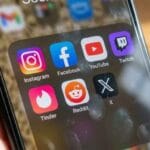 सोशल मीडिया पर कड़ा नियम: फ्रांस में अब 15 साल से कम उम्र वालों का प्रवेश बंद