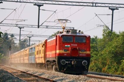 माघ मेला 2026: प्रयागराज स्टेशन पर इन 12 ट्रेनों को मिलेगा स्टॉपेज, जानें कौन सी