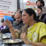 गरीबों को बड़ी राहत: दिल्ली में खुलीं 24 अटल कैंटीन, 5 रुपये में मिलेगी थाली