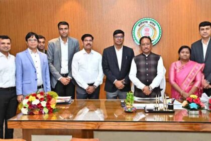 राज्य प्रशासनिक सेवा से आईएएस बने अधिकारियों ने मुख्यमंत्री साय से की मुलाकात