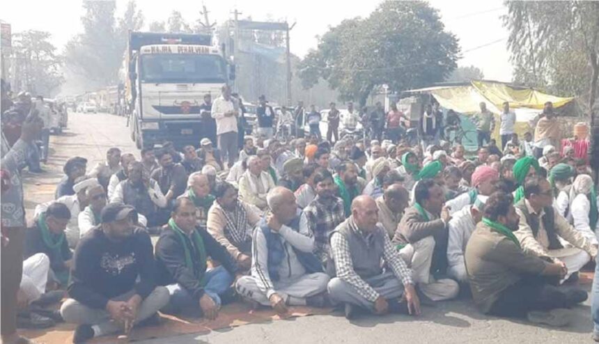 यमुनानगर में किसान सड़क खराब होने से भड़के, स्टेट हाईवे जाम और सरकार के खिलाफ ना