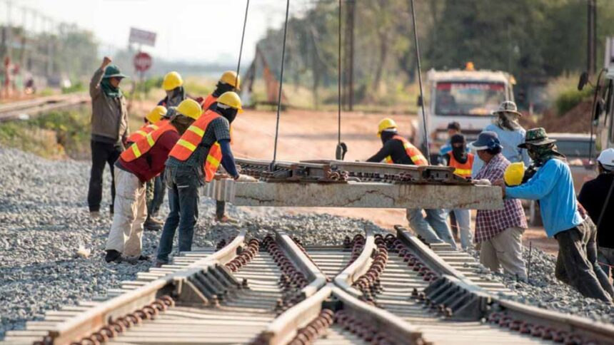 एमपी में रेलवे विस्तार पर पर्यावरण चिंता, लाखों पेड़ों की कटाई को केंद्र की हरी