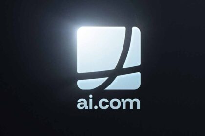 सिर्फ 300 रुपये का निवेश, 600 करोड़ में डोमेन बेचकर बना अरबपति