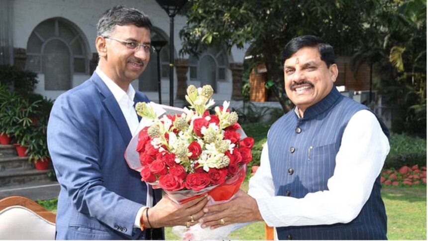 मिडनाइट मैसेज के बाद IAS ट्रांसफर में बड़ा फेरबदल, मनीष सिंह और वर्णवाल की बढ़ी