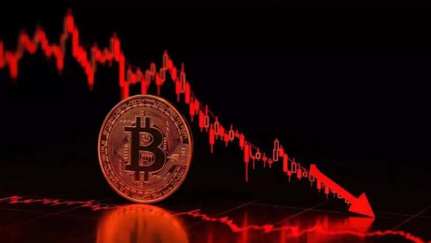 Bitcoin में तेज गिरावट: आधी हुई वैल्यू, एक्सपर्ट्स जता रहे और 55% फिसलने का अंदे