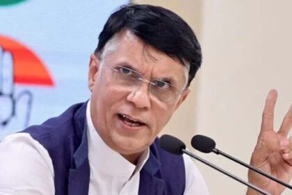 पीएम मोदी के लिए कांग्रेस का ट्वीटेड सरप्राइज: फ्लाइट टिकट बुक, जनता का ध्यान आक