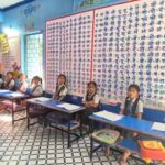 रतलाम का सरकारी स्कूल छाया खास, बच्चों में बैग नहीं और मुंहजबानी से 40 तक के पहा