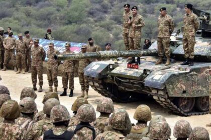 आसिम मुनीर के लिए संकट का दौर, एक तरफ भारत, दूसरी ओर BLA अटैक और अफगान तनाव