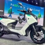 Yamaha EC-06 इलेक्ट्रिक स्कूटर: 169 किलोमीटर की रेंज और आकर्षक कीमत, जानिए सब कु