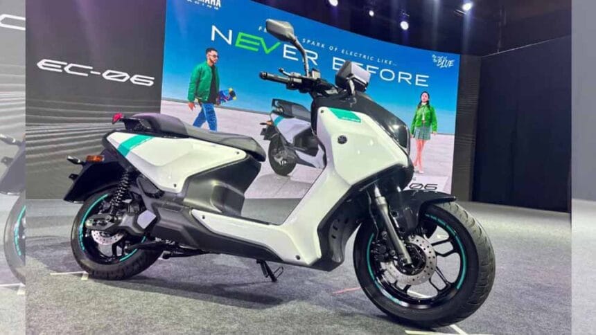 Yamaha EC-06 इलेक्ट्रिक स्कूटर: 169 किलोमीटर की रेंज और आकर्षक कीमत, जानिए सब कु