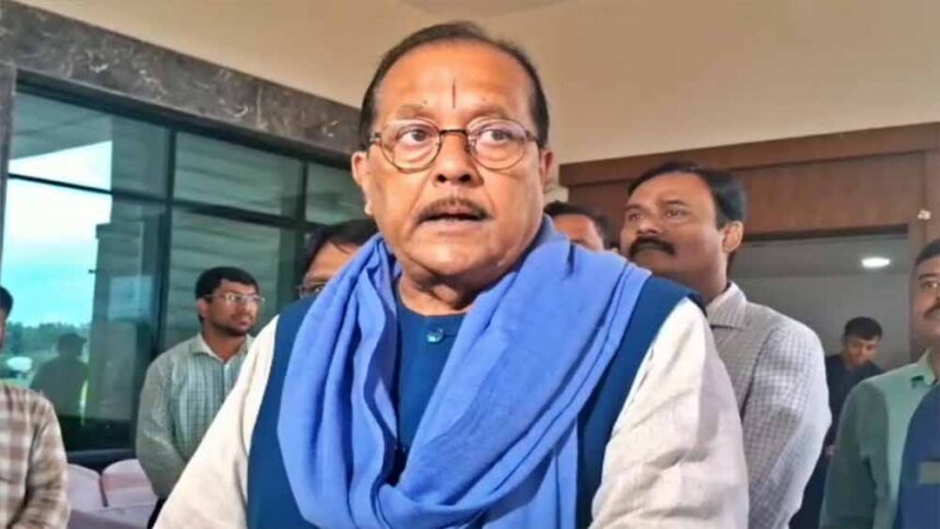 शून्यकाल में वित्त मंत्री का बजट प्रस्तुतीकरण, छात्रों और रैयतों समेत कक्षपालों