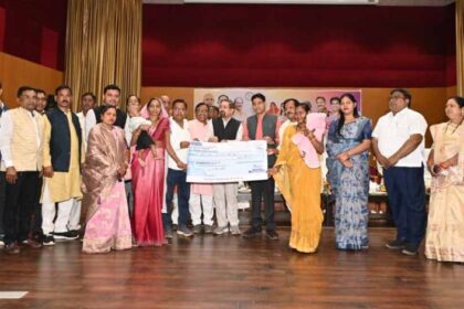 श्रमिकों के आर्थिक और सामाजिक उत्थान के लिए संचालित योजनाओं की जानकारी देने श्रम