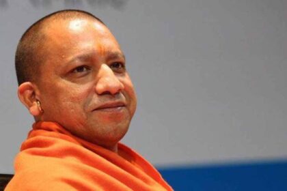 मेरठ दौरे पर सीएम योगी आदित्यनाथ, प्रधानमंत्री के कार्यक्रम की व्यवस्थाओं का लें