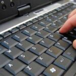 ABCDE नहीं, QWERTY क्यों? कीबोर्ड लेआउट का पूरा इतिहास और साइंस