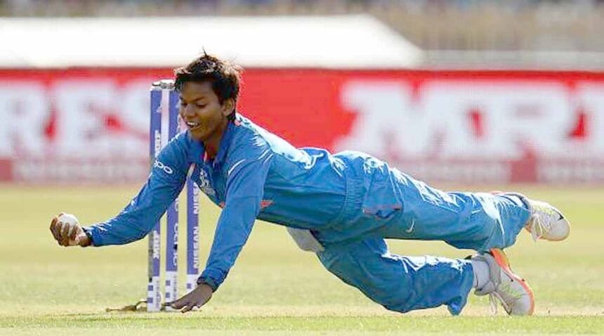 क्रिकेट अपडेट: दीप्ति शर्मा ने T20I रैंकिंग में किया कमाल, नंबर-1 गेंदबाज बनीं