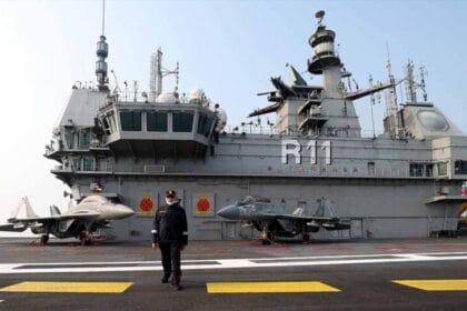 INS विक्रांत ने 60 साल बाद इंटरनेशनल फ्लीट रिव्यू में बनाई धमाकेदार एंट्री