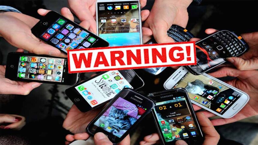 Google का अलर्ट: 40% स्मार्टफोन में बढ़ा खतरा, अपनी सेफ्टी के लिए ये कदम उठाएं