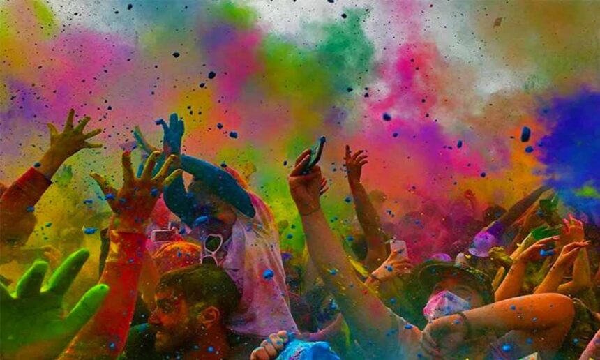होली 2026: 3 या 4 मार्च, पंडितों से जानें रंगों के पर्व की सही तिथि